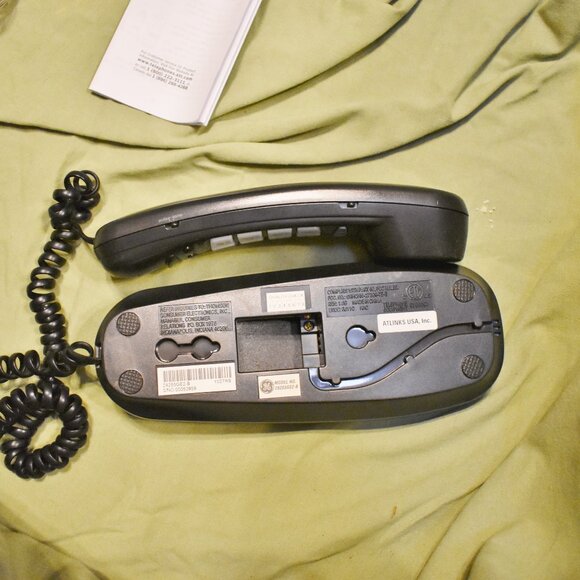 Vintage  AT&T Trimline 210 Push Button Wall or Desk Telephone  White Lucent tech - Picture 11 of 12